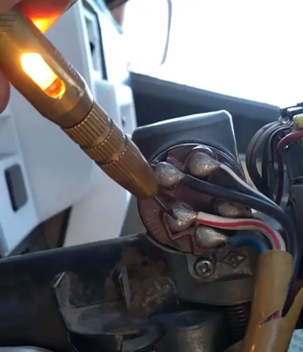 ¿ Tienes un fallo electrico en el clausor ? en apertcar lo solucionamos-Grupoapertcar--Barcelona..