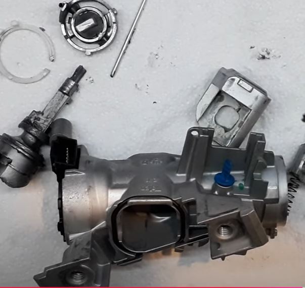 clausor desgastado-Reparacion de clausor-Apertcar-Rubi-Barcelona